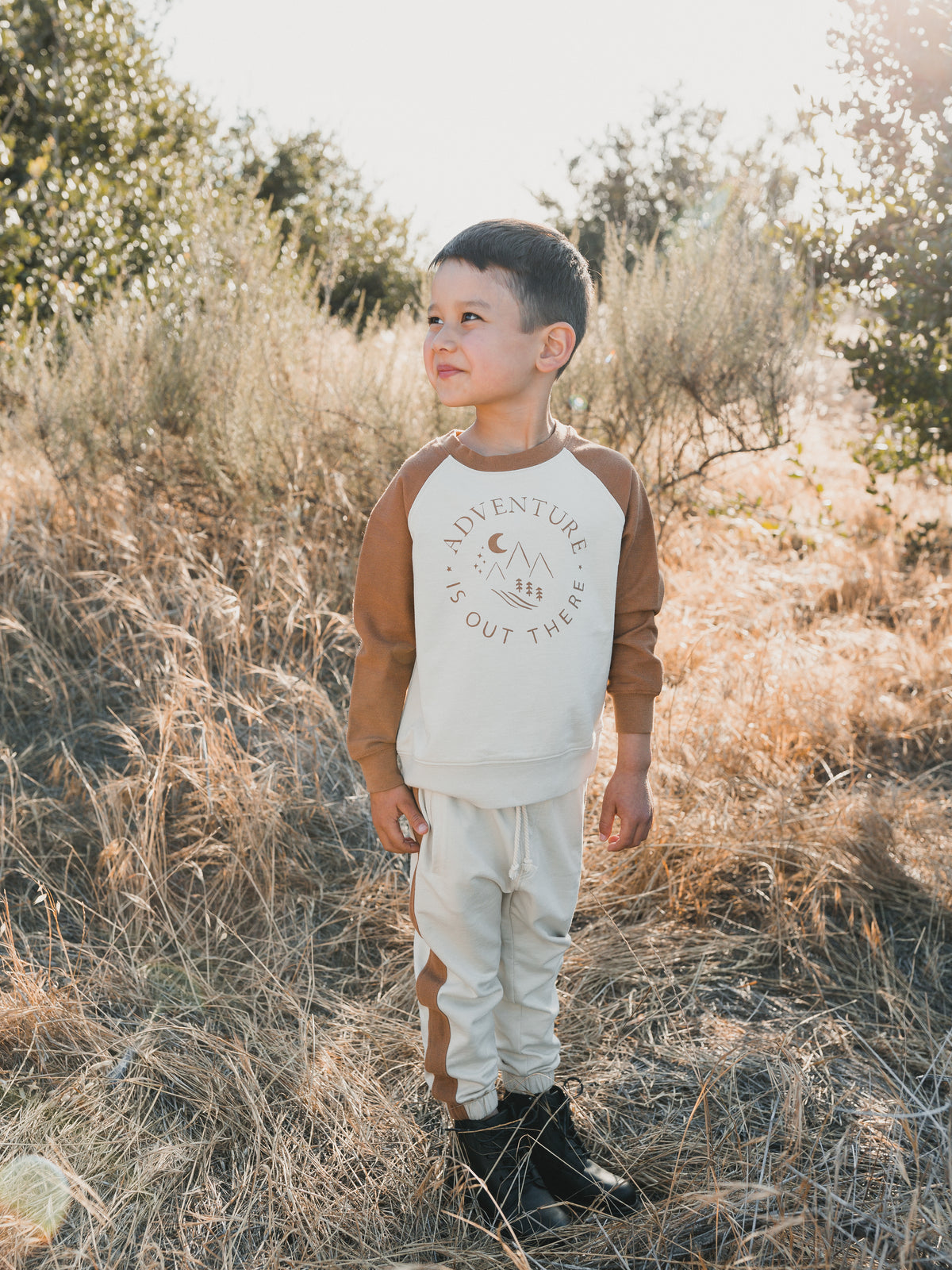 https://www.shopmilkbots.shop/wp-content/uploads/1692/67/our-clearance-offers-a-great-option-to-save-money-while-also-get-rylee-cru-jogger-pant-stone-rylee-cru_1.jpg